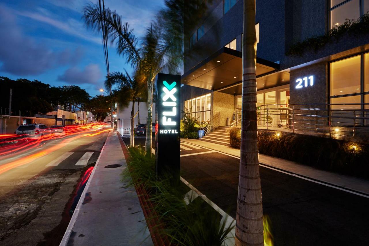 Flix Hotel Maceió Екстериор снимка